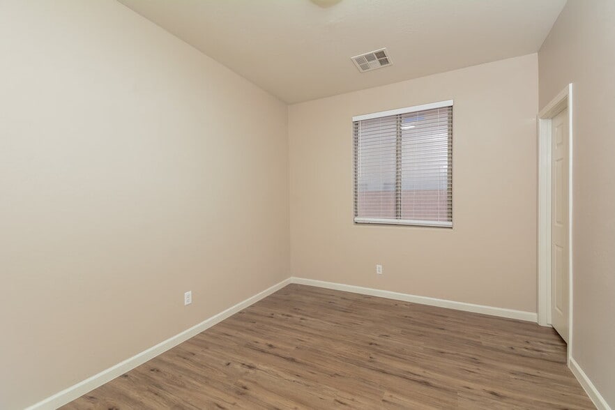 Building Photo - 11838 W Foothill Dr