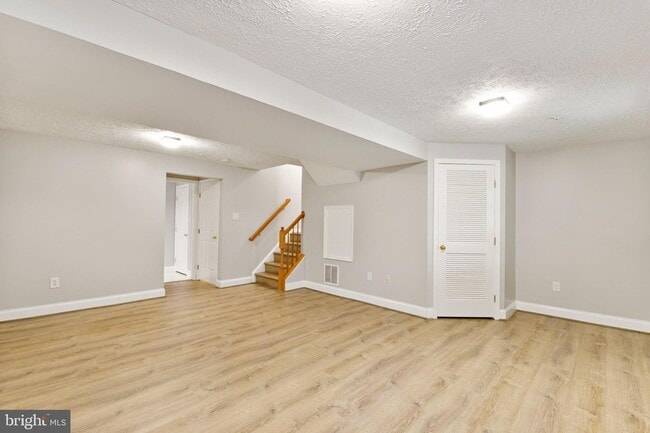 Building Photo - 27 Cutter Cove Ct