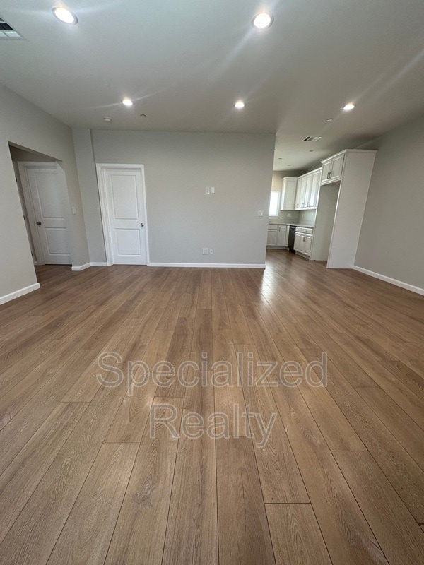 Building Photo - 6221 Elmer Ave