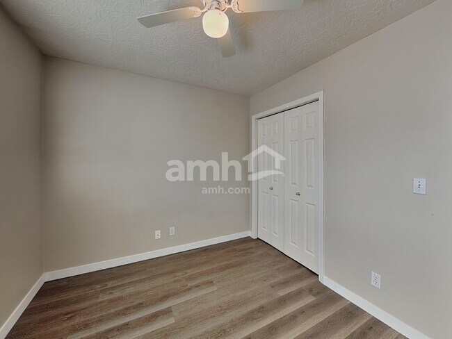 Building Photo - 410 W Mule Ct