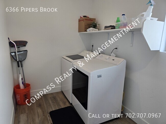 Building Photo - 6366 Pipers Brk Ln