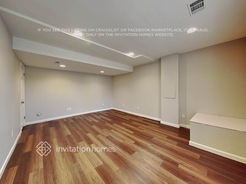 Building Photo - 15979 Rock Crystal Dr