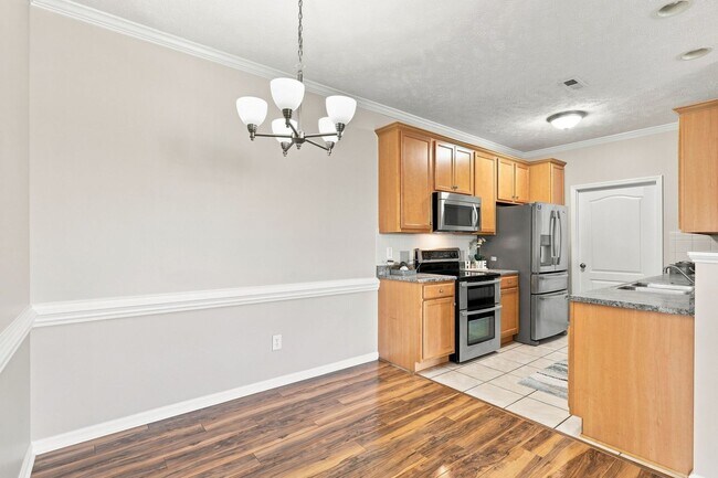 Building Photo - 1320 Kershaw Loop