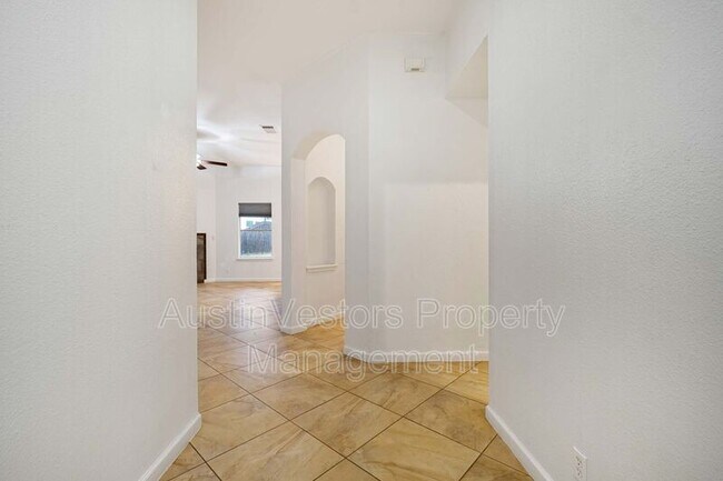 Building Photo - 105 Cattail Cove