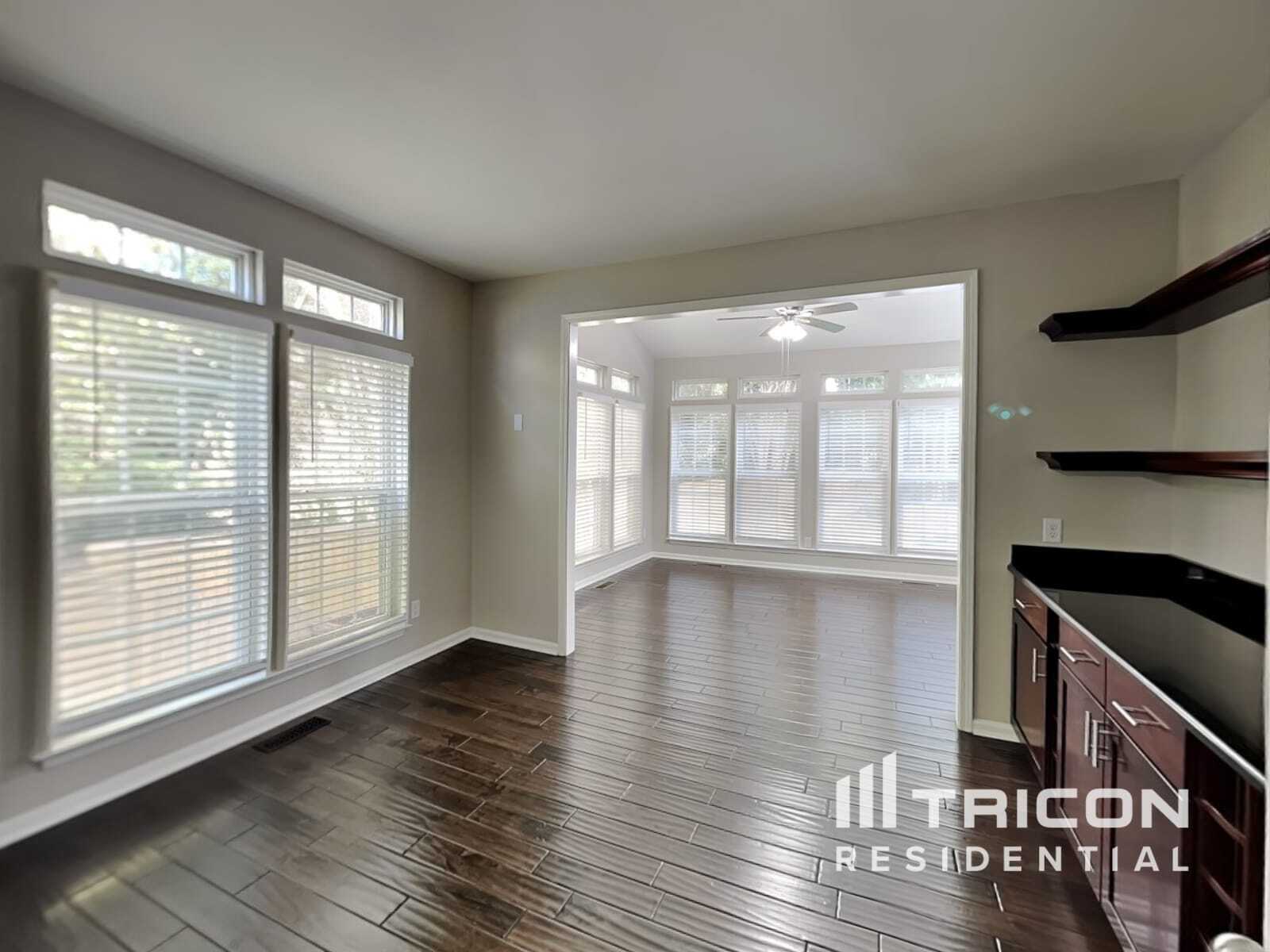 Building Photo - 15510 Robsart Ct
