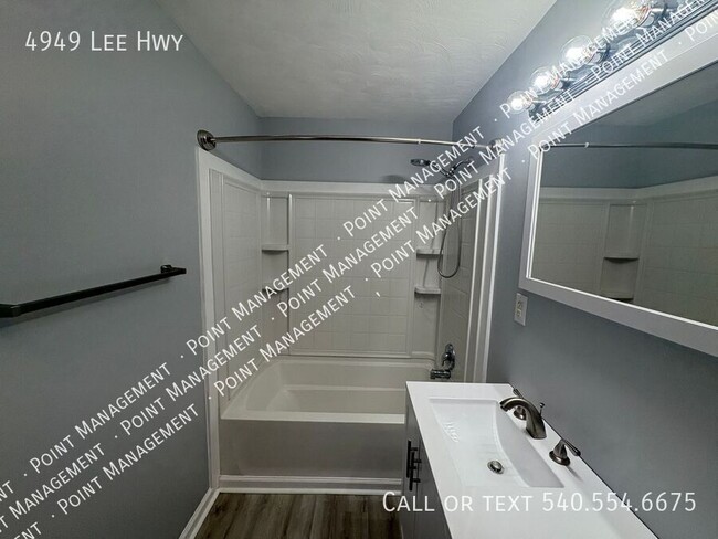 Building Photo - 4949 Lee Hwy