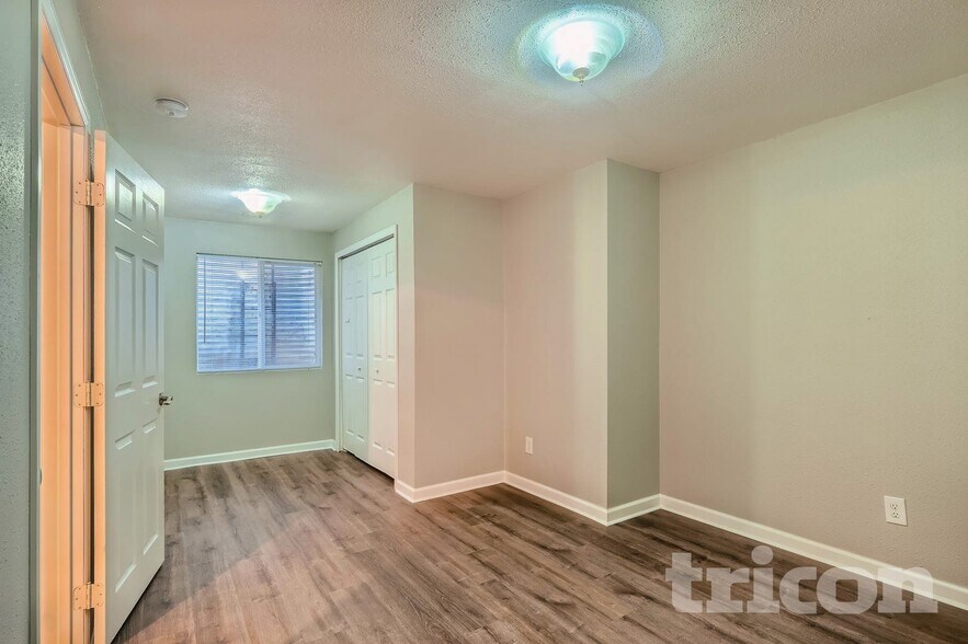 Building Photo - 5704 W 16th St Ln