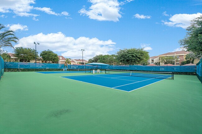 Building Photo - 7546 La Paz Blvd