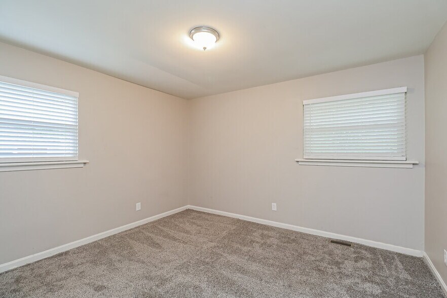 Building Photo - 601 Kentbrook Dr