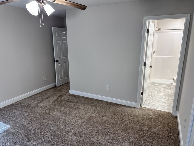 Building Photo - 175 Loren Rd