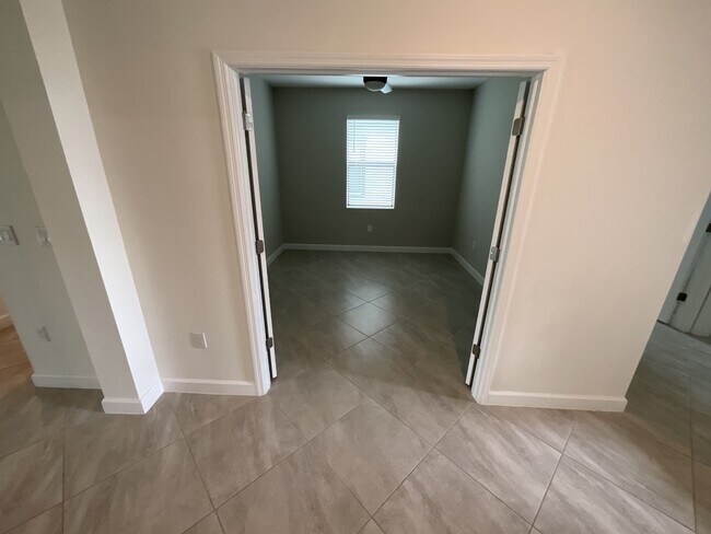 Building Photo - 11368 Canopy Loop