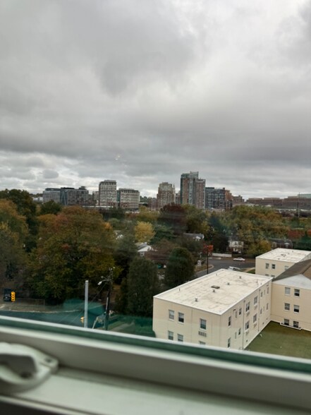 Building Photo - 2317 Huntington Ave