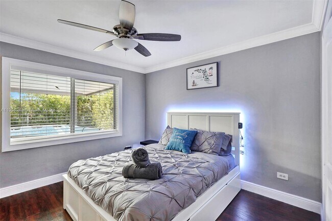 Building Photo - 1804 SW 102nd Ct