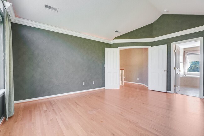 Building Photo - 15532 SE Henderson Way