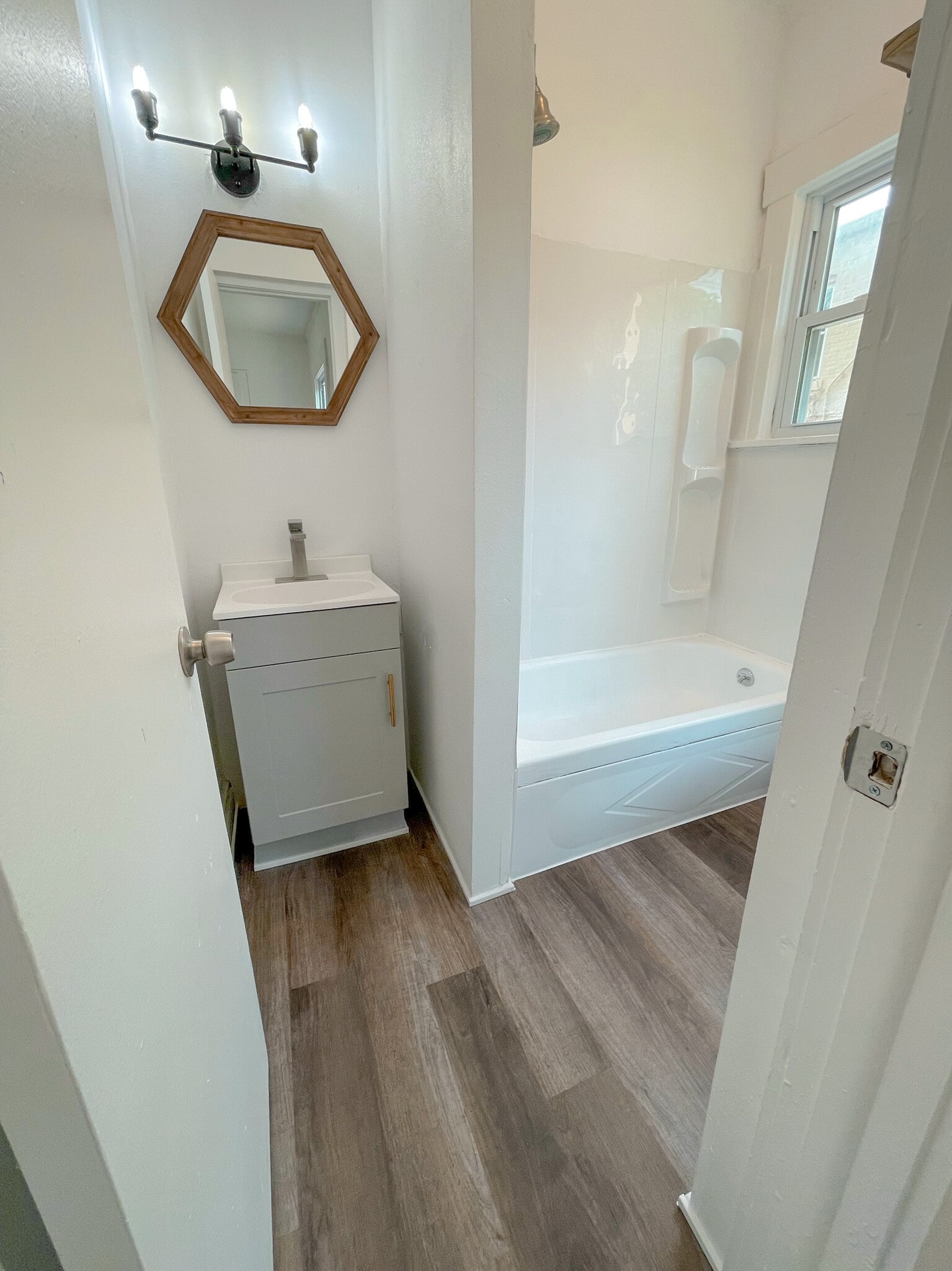 Building Photo - 713 20th St