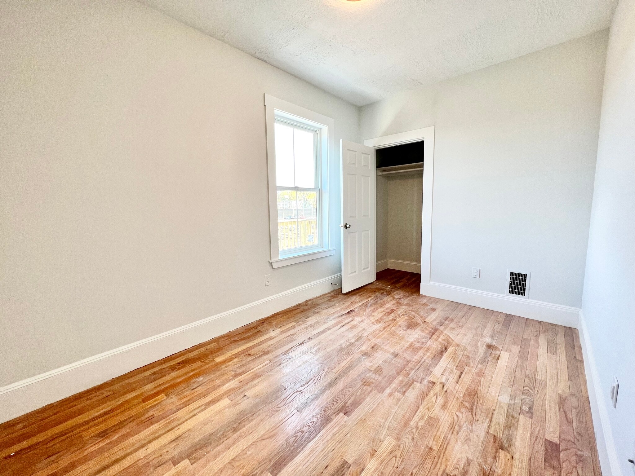 Building Photo - 79 Sydney St