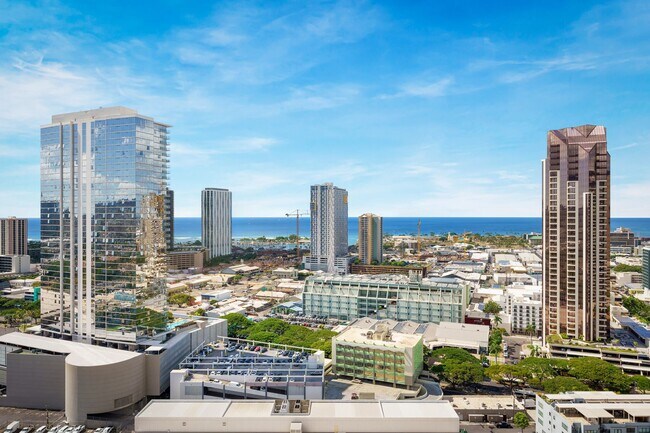 Building Photo - 801 S King St