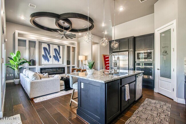 Building Photo - 6716 Rio Haciendas