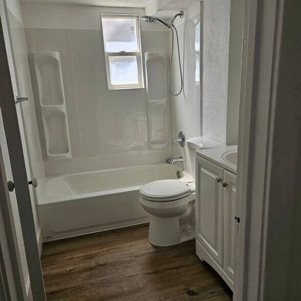 Bathroom - 120 W 700 S