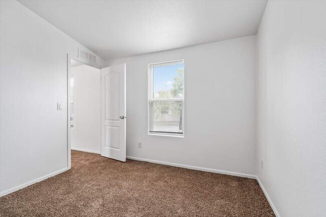 Building Photo - 5505 N Shannon Rd