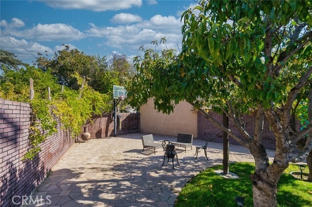 Building Photo - 814 Kellogg Ave