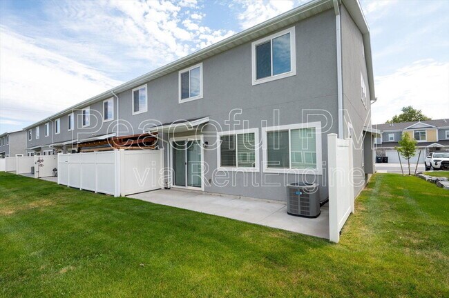 Building Photo - 6541 S Aspen Ln