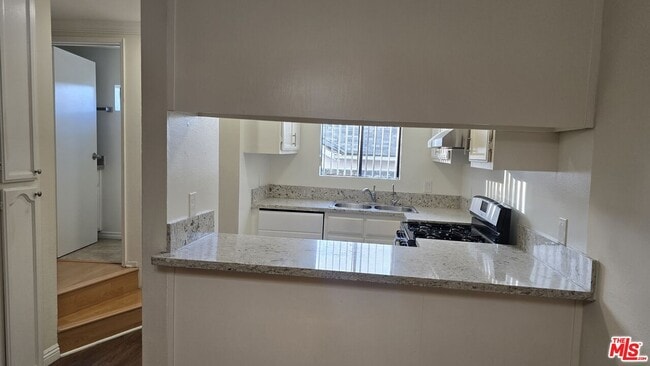 Building Photo - 555 W Dryden St