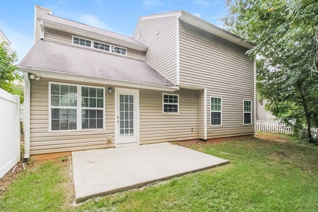 Building Photo - 413 Rosemont Ct