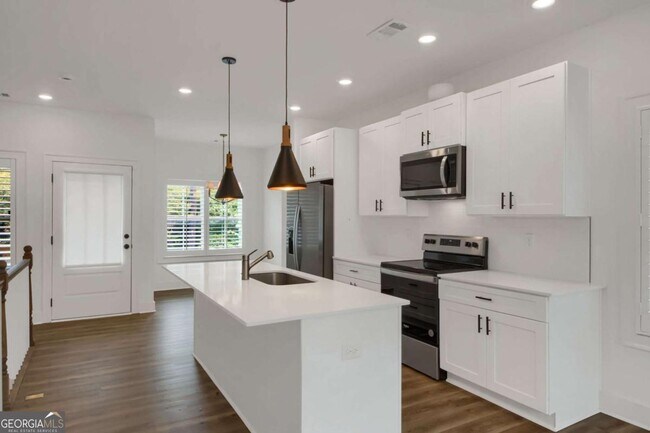 Building Photo - 2050 Bolton Rd NW