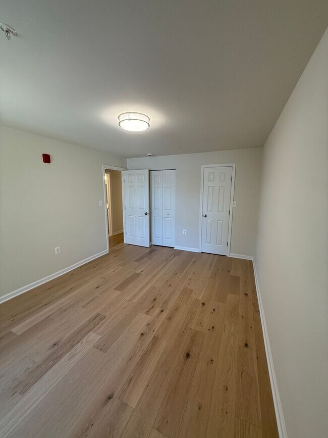 Building Photo - 2 Bedroom 1 Bathroom