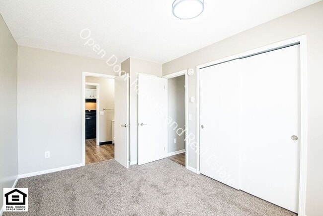 Building Photo - 501 Autumn Hills Dr