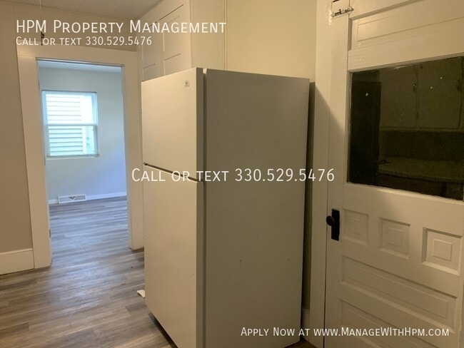 Building Photo - 1329 Auld St