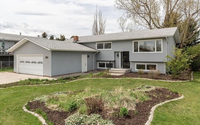 Building Photo - Fully Renovated 4-Bedroom Home, Plus an Office in Prime Bozeman Location