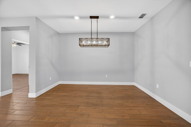 Building Photo - Charming 3-Bedroom Haven in Elk Grove with 2 Full Baths and 1603 Sq Ft of Comfort!