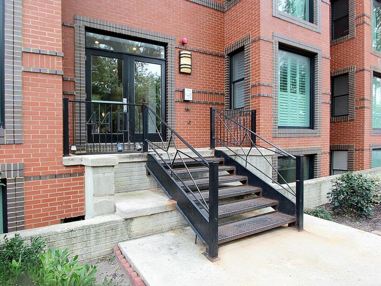 Building Photo - 440 Rhode Island Ave NW