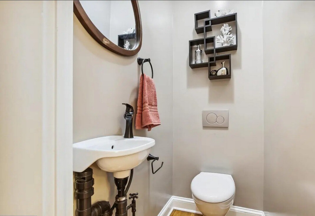 Building Photo - 1770 Hobart St NW