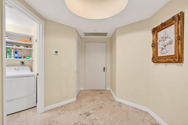 Building Photo - 3700 S Ocean Blvd