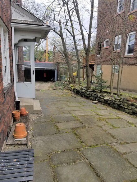 Building Photo - 1405 Severn St