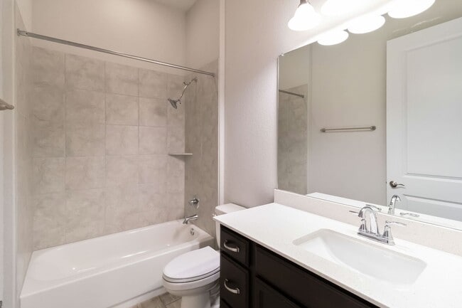 Building Photo - Beautiful 3-bed, 2-bath home for lease in ...