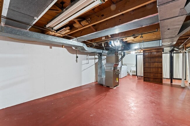 Building Photo - 4227 Hillbrook Dr