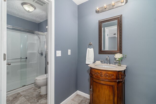 Building Photo - Beautiful and Updated 5 Bedroom Home