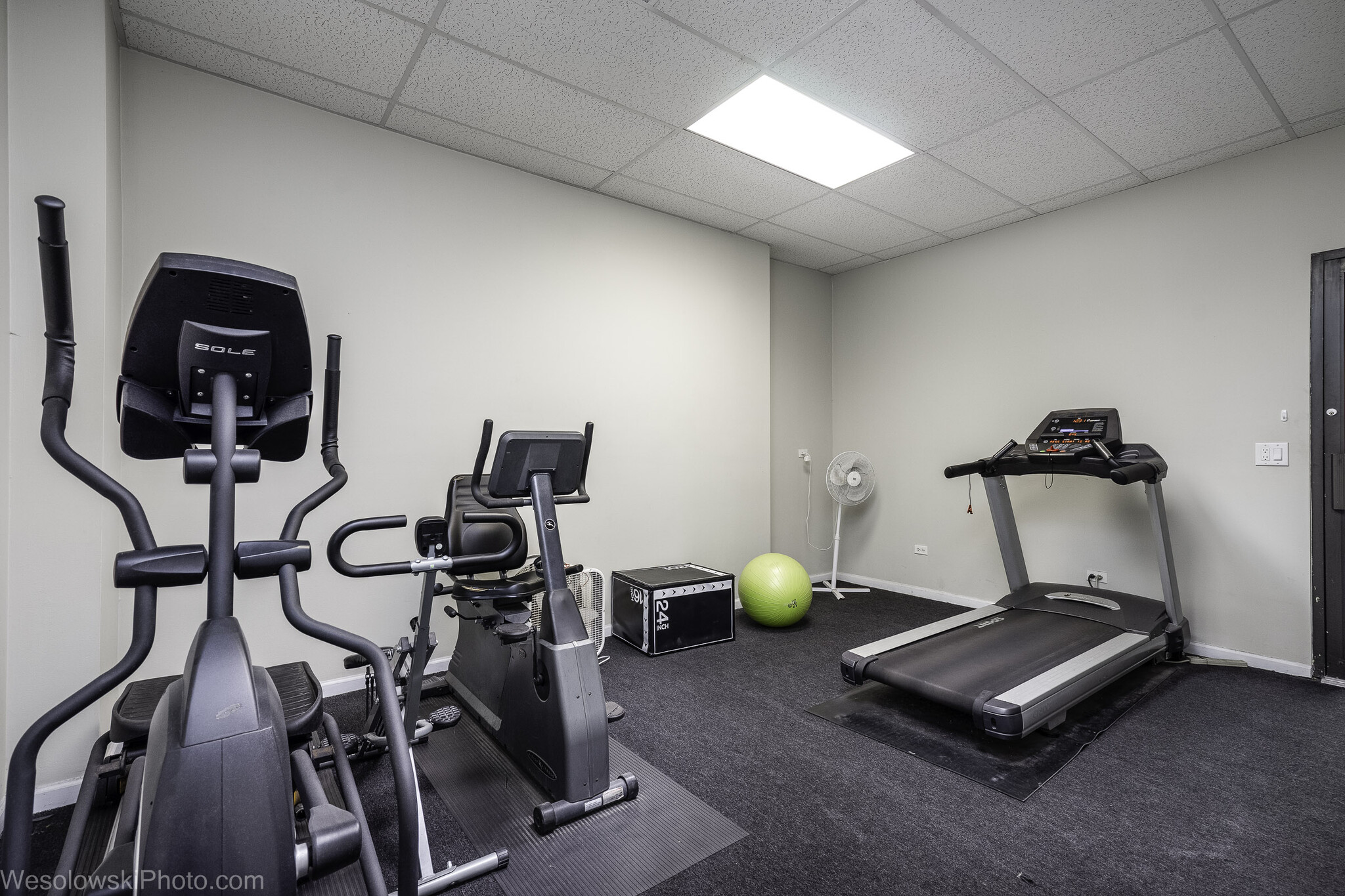 gym - 4144 N Sheridan Rd