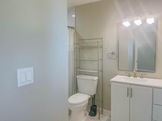 Building Photo - 3518 Redd Dr