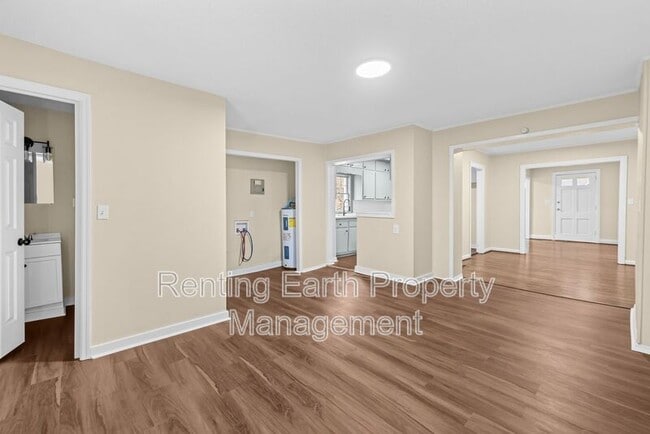 Building Photo - 1619 31st St Ensley