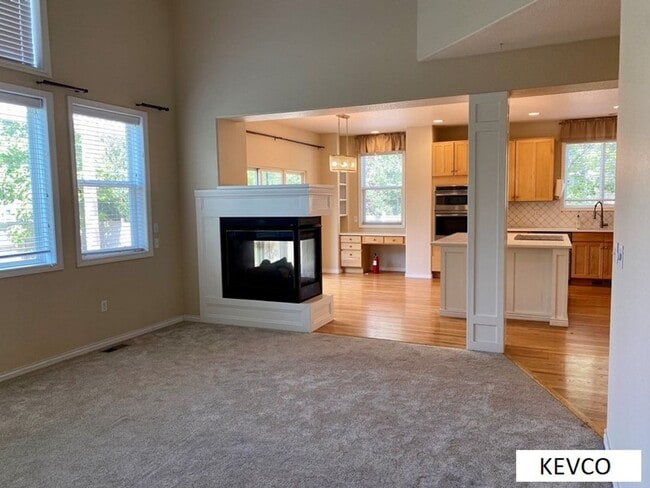 Building Photo - Amazing Three Bedroom Home With Office Space