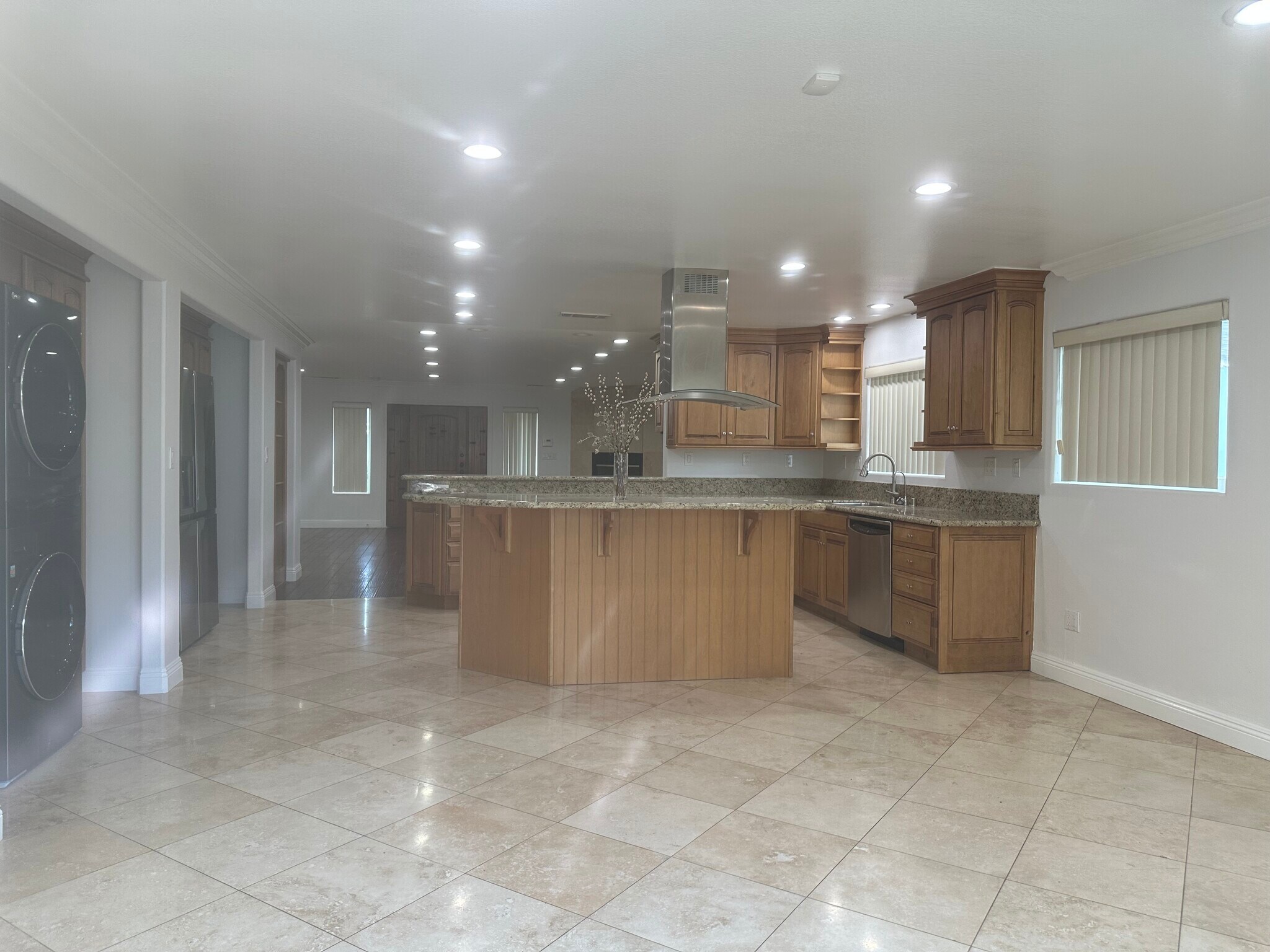 Building Photo - 2820 W 154th St