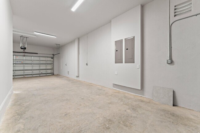 Building Photo - 12622 Nautilus Cir