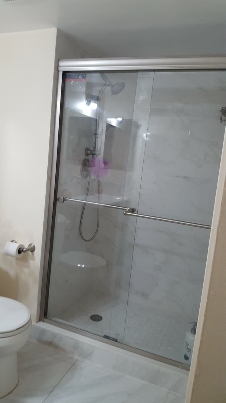 Guest Bathroom Shower - 16491 Blatt Blvd