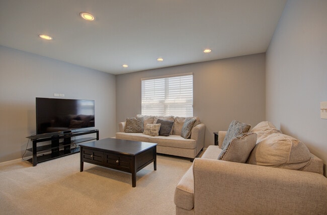 Building Photo - 15728 Brookshore Dr