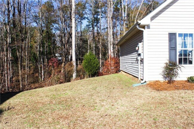 Building Photo - 4445 Scotland Ct SW
